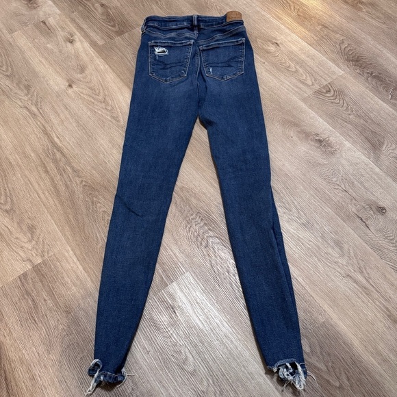 American Eagle Super Hi Rise Jegging 4 Regular Denim Dark Wash Distressed - Picture 2 of 5